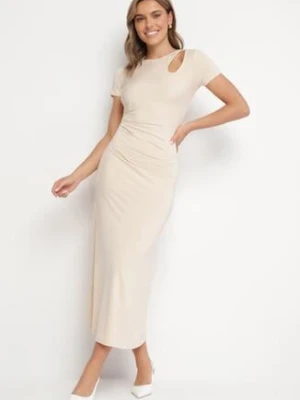 Jasnobeżowa Sukienka o Dopasowanym Fasonie z Lekkimi Marszczeniami Aporea by swan
