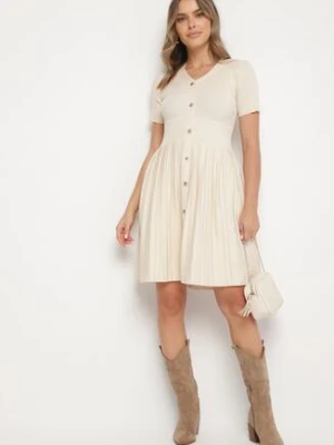 Jasnobeżowa Sukienka z Wiskozy o Rozkloszowanym Kroju z Plisami i Guzikami Alusena elsa.m by may