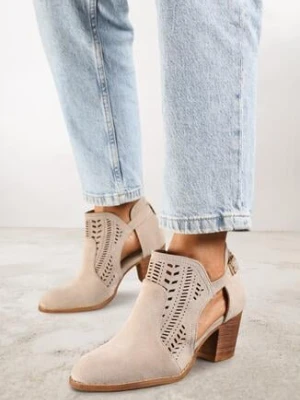 Jasnobeżowe Botki Kowbojki Vices na Obcasie z Ażurową Cholewką i Wycięciem Dorfedi