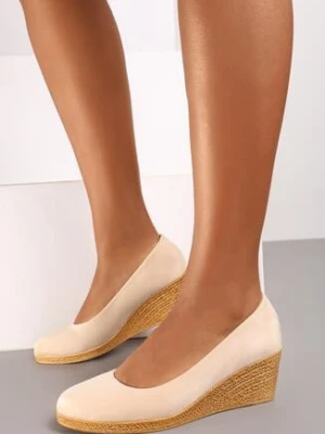 Jasnobeżowe Czółenka Vices na Plecionym Koturnie Ciliren