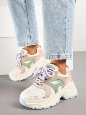 Jasnobeżowe Sneakersy na Grubej Tłoczonej Podeszwie z Geometrycznym Motywem Soloria