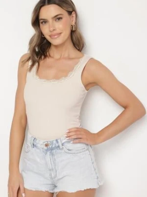 Jasnobeżowy Bawełniany Top na Szerokich Ramiączkach Zdobiony Koronką Linenia by swan