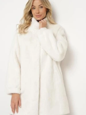 Jasnobeżowy Futrzany Płaszcz ze Stójką i Kieszeniami Salinea ann gissy