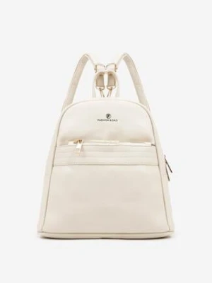 Jasnobeżowy Plecak z Regulowanymi Szelkami i Metalicznymi Zdobieniami Orilenas fashion&bags