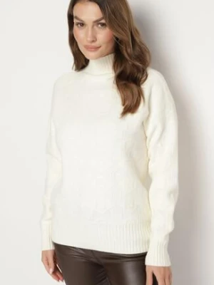 Jasnobeżowy Sweter Półgolf z Wiskozą i Ozdobnym Splotem na Rękawach Sinovira manosque