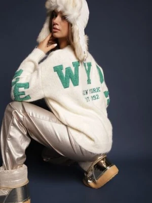 Jasnobeżowy Sweter z Wełną i Geometrycznym Zdobieniem na Rękawach Zivita acajo