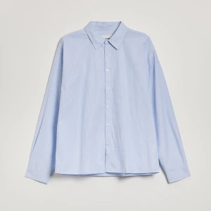 Jasnobłękitna koszula w paski z długim rękawem House