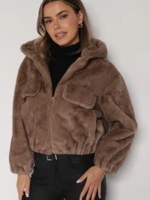 Jasnobrązowa Futrzana Kurtka Bomberka z Kapturem i Ozdobną Imitacją Kieszeni Awedalia