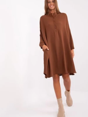 Jasnobrązowa koszulowa damska sukienka oversize Italy Moda