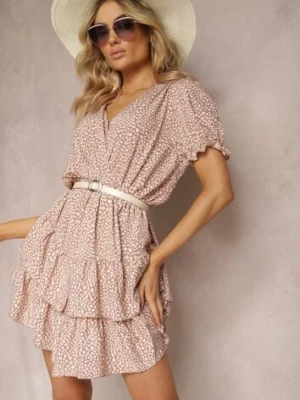 Jasnobrązowa Sukienka Ozdobiona Falbankami z Gumką w Talii i Bufiastymi Rękawkami Ornefia cflo