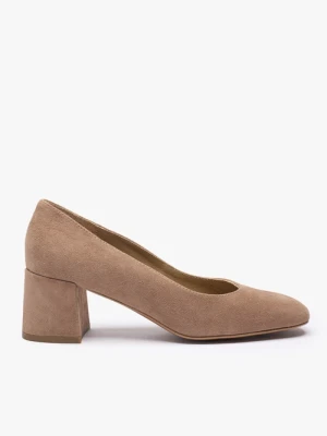 Jasnobrązowe czółenka ze skóry welurowej Ryłko