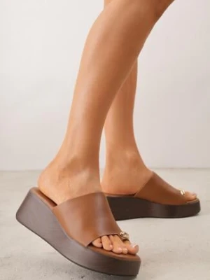 Jasnobrązowe Klapki Drewniaki na Koturnie z Paskiem na Palec Triajoy