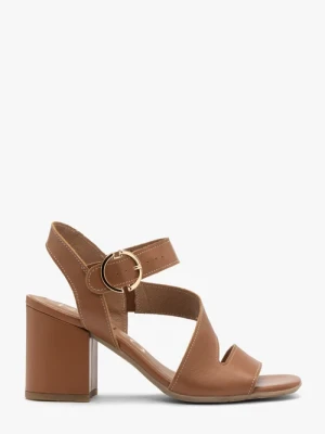 Jasnobrązowe sandały damskie na obcasie Ryłko