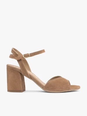 Jasnobrązowe sandały na obcasie Ryłko