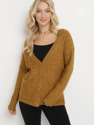Jasnobrązowy Kardigan z Dekoltem w Serek w Warkoczykowy Splot Mallak Wool Fashion