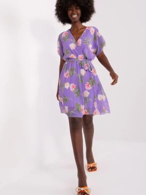Jasnofiolentowa sukienka damska w kwiaty z paskiem Italy Moda