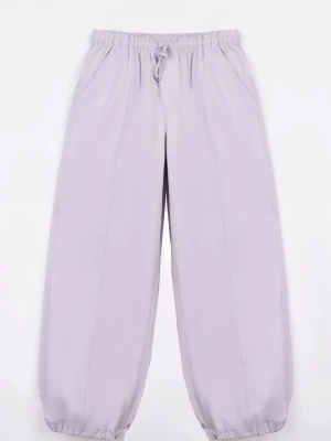 Jasnofioletowe spodnie oversize typu parachute Reporter
