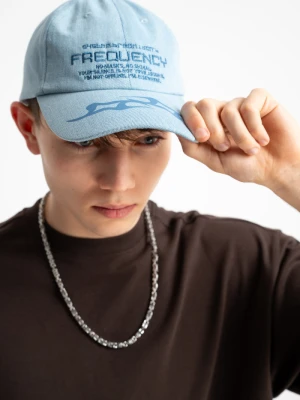 Jasnoniebieska jeansowa czapka z daszkiem z haftem z przodu Reporter