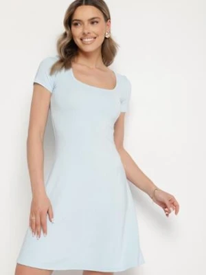 Jasnoniebieska Rozkloszowana Sukienka z Wiskozą i Kwadratowym Dekoltem Milirella by swan