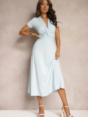 Jasnoniebieska Sukienka o Taliowanym Kroju z Imitacją Węzła i Trójkątnym Dekoltem Telvitela by swan