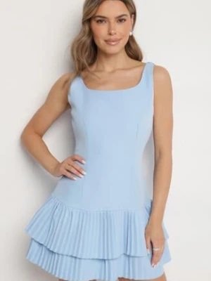 Jasnoniebieska Sukienka Rozkloszowana z Taliowaniem i Plisowanym Dołem Soreqa lovery