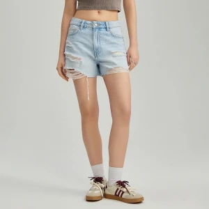 Jasnoniebieske szorty jeansowe z dziurami House