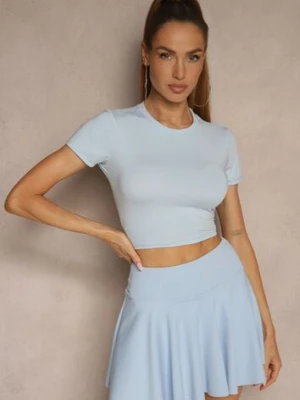 Jasnoniebieski Dopasowany T-shirt z Wiskozą o Kroju Crop Top Folaviela