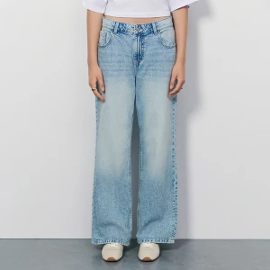 Jasnoniebieskie jeansy baggy straight fit House