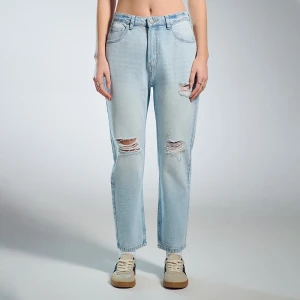 Jasnoniebieskie jeansy mom fit z wysokim stanem House