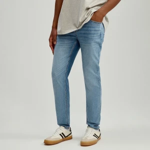 Jasnoniebieskie jeansy slim fit House