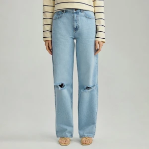 Jasnoniebieskie jeansy straight fit z wysokim stanem House