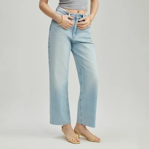 Jasnoniebieskie jeansy straight fit z wysokim stanem House