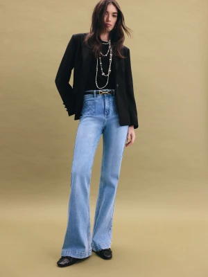 Jasnoniebieskie jeansy z ozdobnymi kieszeniami TARANKO