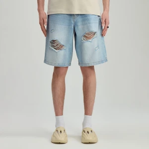 Jasnoniebieskie szorty jeansowe z dziurami House