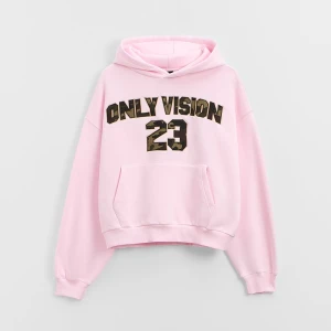 Jasnoróżowa bluza z nadrukiem Only Vision z motywem camo House pastelowy różowy