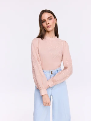 Jasnoróżowa bluzka z ramii z haftowanymi zdobieniami TARANKO