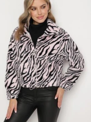 Jasnoróżowa Futrzana Kurtka w Zebrę o Prostym Kroju ze Ściągaczem i Kieszeniami Velsomi defox