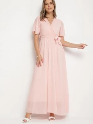 Jasnoróżowa Kopertowa Sukienka z Gumką w Pasie i Plisowaną Górą Davitri lily rose