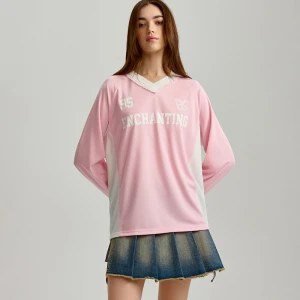 Jasnoróżowa koszulka oversize z długim rękawem House