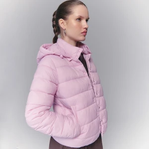 Jasnoróżowa pikowana kurtka przejściowa House