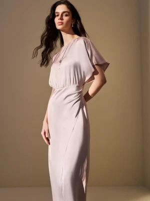 Jasnoróżowa sukienka midi TARANKO