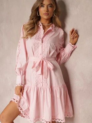 Jasnoróżowa Sukienka Midi z Ażurowymi Wstawkami i Wiązanym Paskiem Hudo elsa.m by may