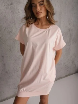 Jasnoróżowa T-shirtowa Sukienka Pudełkowa z Elastycznej Bawełny Ellensa glo-story