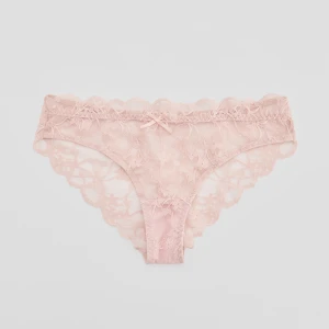 Jasnoróżowe figi z koronką w kwiatowy wzór House