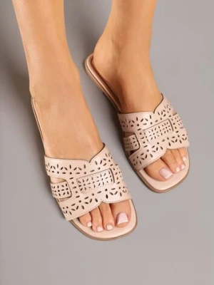 Jasnoróżowe Klapki Ozdobione Ażurowym Wzorem Lavialira joalice paris