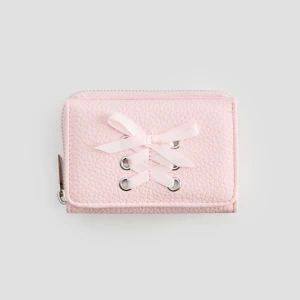 Jasnoróżowy portfel z ozdobnym wiązaniem i kokardkami House