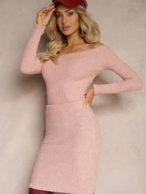 Jasnoróżowy Prążkowany Komplet Dzianinowy Spódnica o Dopasowanym Kroju i Bluzka Soravia