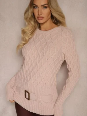 Jasnoróżowy Sweter w Delikatny Splot z Ozdobną Klamrą i Paskiem na Dole Rievea miss poem