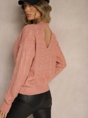Jasnoróżowy Sweter z Dekoltem na Plecach z Ozdobnym Splotem Torleana miss poem
