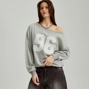 Zdjęcie produktu Jasnoszara bluza na jedno ramię z koronkowymi wstawkami House